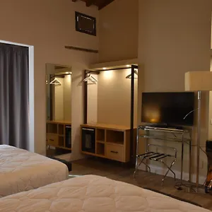 Hr Bedrooms In Guest house